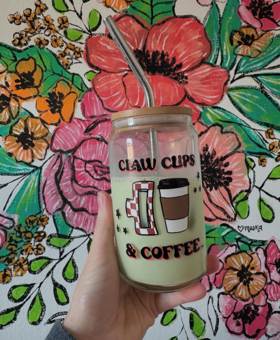 Claw clips and coffee Can-shaped glass
