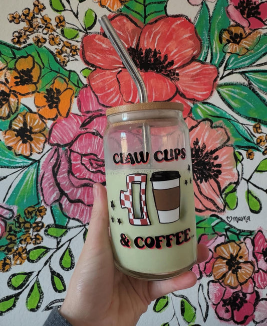 Claw clips and coffee Can-shaped glass